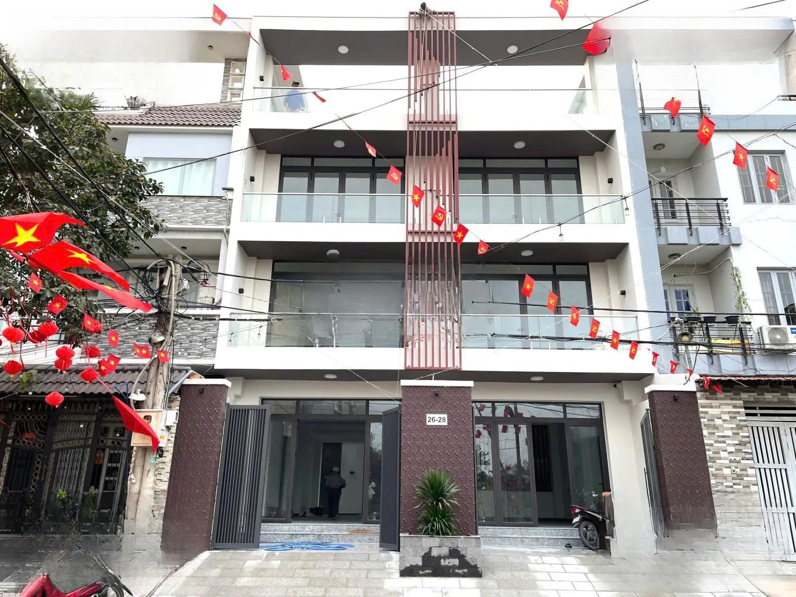 Cho thuê Nhà Mặt tiền : 26 – 28 Đường số 2, KDC Phú Lợi, Phường 7, Quận 8. Giá thuê: 38 triệu/tháng