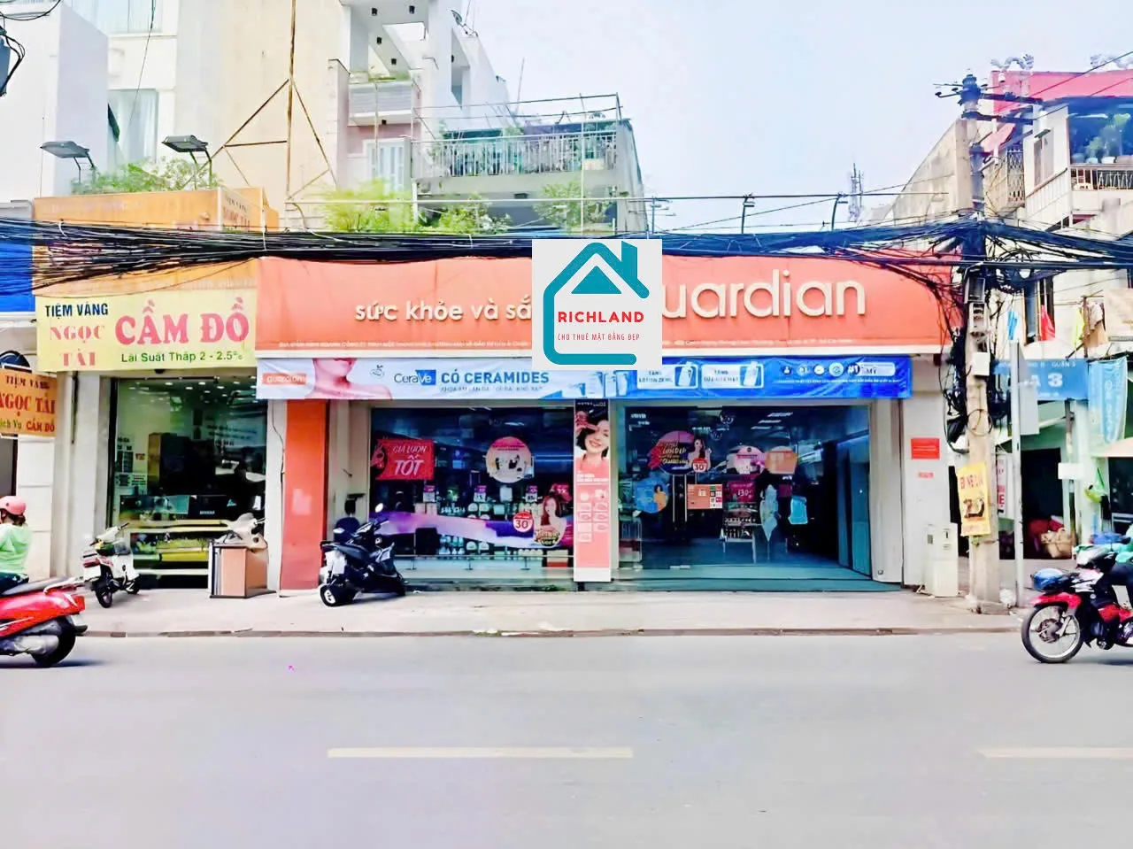 Cho Thuê Nhà Mặt Tiền : 400-402 CMT8, Phường 11, Quận 3, TPHCM. Giá cho thuê: 135 triệu / tháng - CÓ