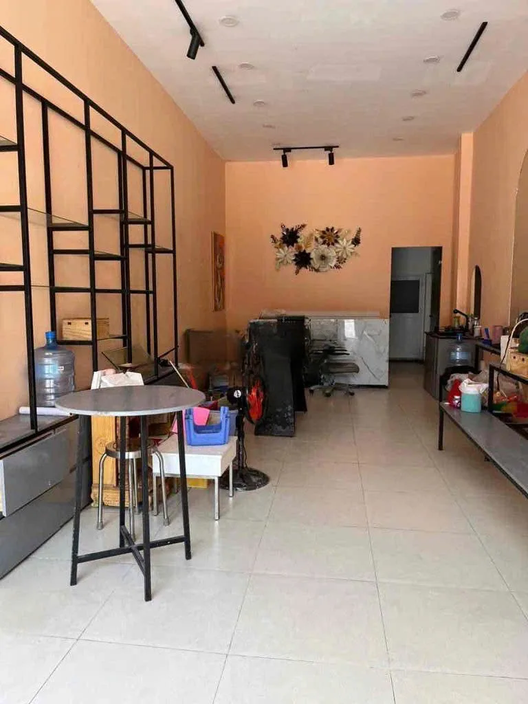 CHO THUÊ MẶT BẰNG : 61 Phan Đình Phùng, Phường 17, Quận Phú Nhuận. Giá thuê: 20 triệu/tháng