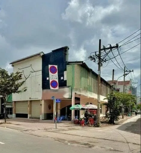 Cho thuê  Nhà mặt tiền : 537–539 Kinh Dương Vương, Quận Bình Tân. Giá thuê: 240 triệu/tháng