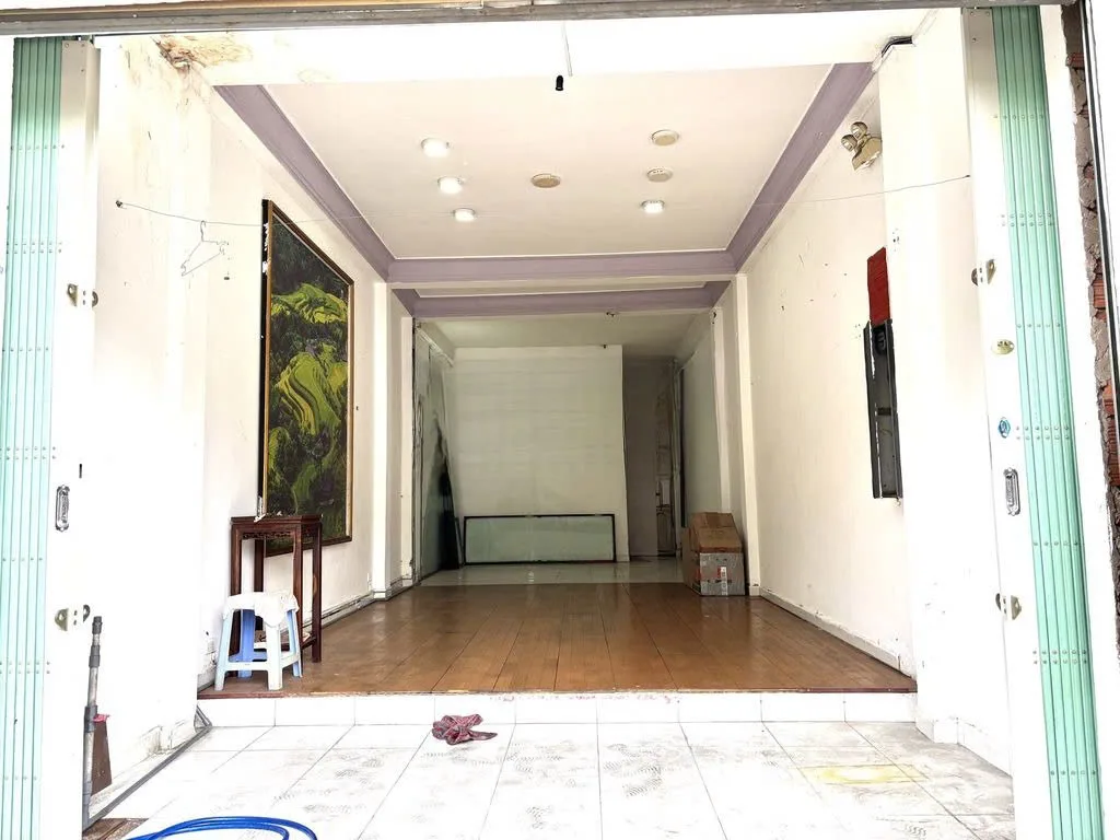 Cho thuê Mặt Bằng mặt tiền : 50 Hồng Hà, Phường 2, Quận Tân Bình. Giá thuê: 18 triệu/tháng