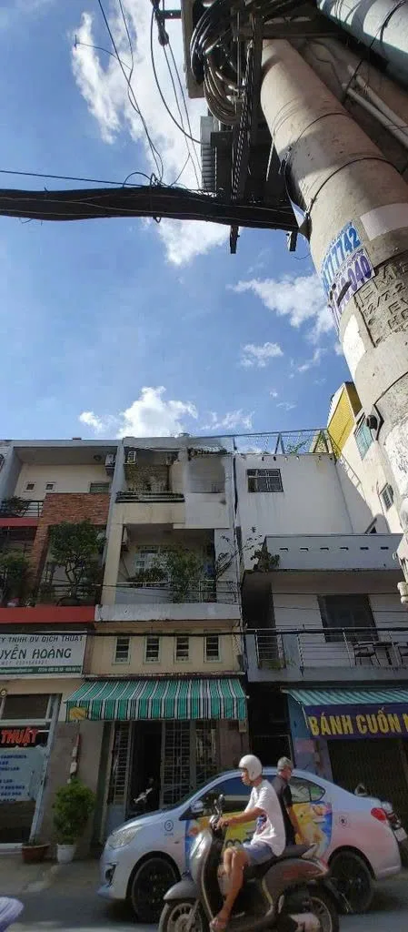 Cho thuê Nhà mặt tiền : 130 Đặng Văn Ngữ, Phường 13, Quận Phú Nhuận. Giá thuê: 25 triệu/tháng