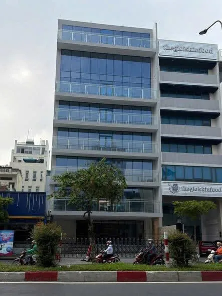Cho thuê BUILDING MẶT TIỀN : 131 Cộng Hòa, Quận Tân Bình. Giá thuê: 550 triệu/tháng