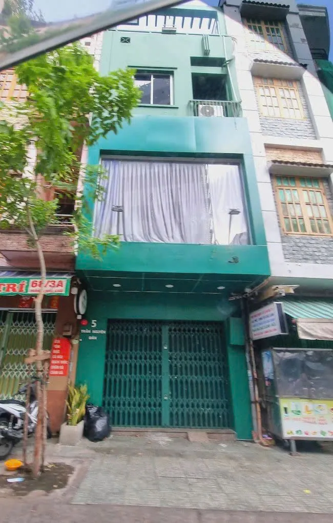 CHO THUÊ NHÀ MẶT TIỀN : 5 TRẦN NGUYÊN ĐÁN, PHƯỜNG  TÂN ĐỊNH, QUẬN 1. GIÁ THUÊ : 50 TRIỆU/THÁNG