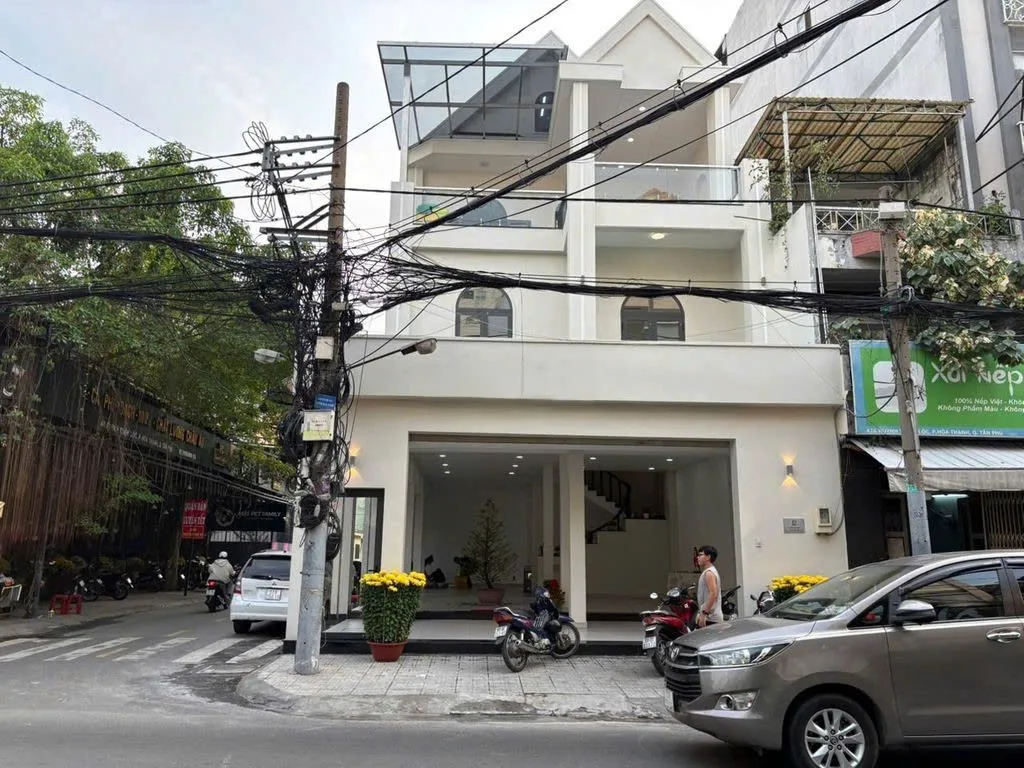 CHO THUÊ NHÀ MẶT TIỀN : 42 HUỲNH THIỆN LỘC, QUẬN TÂN PHÚ. GIÁ THUÊ : 70 TRIỆU/THÁNG