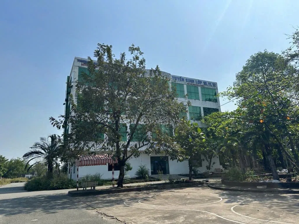 Cho Thuê Tòa Nhà mặt tiền : E4/52 Quốc Lộ 1A, Quận Bình Tân. Giá thuê: 500 triệu/tháng