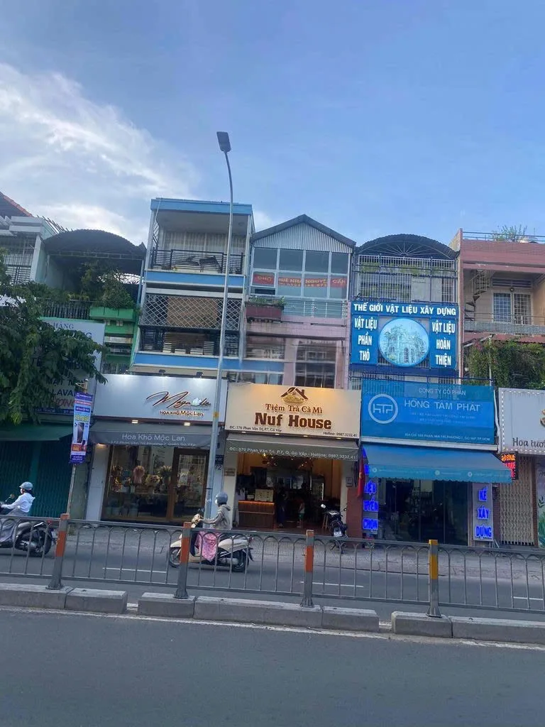 Cho thuê Nhà mặt tiền : 570 Phan Văn Trị, Phường 7, Quận Gò Vấp. Giá thuê: 30 triệu/tháng