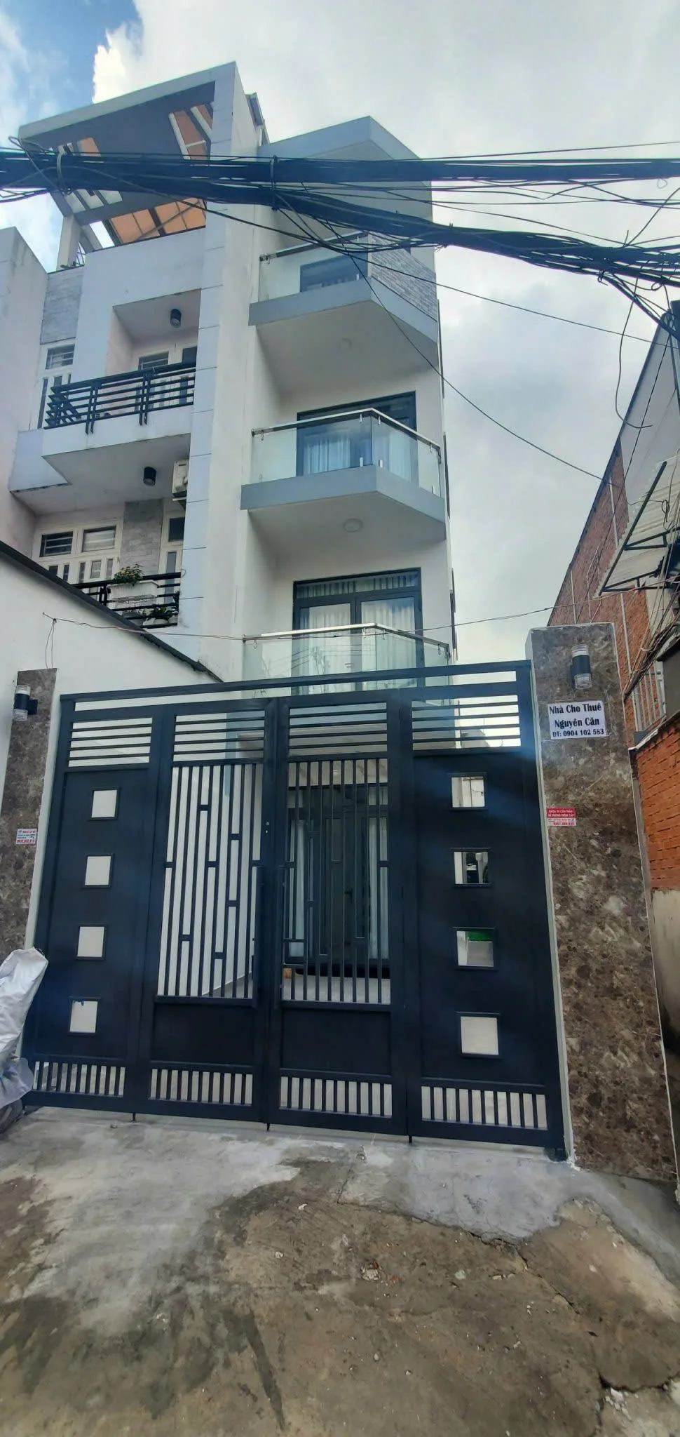 Cho thuê Nhà mặt tiền : 55 Nguyên Hồng, Phường 11, Quận Bình Thạnh. Giá thuê: 30 triệu/tháng