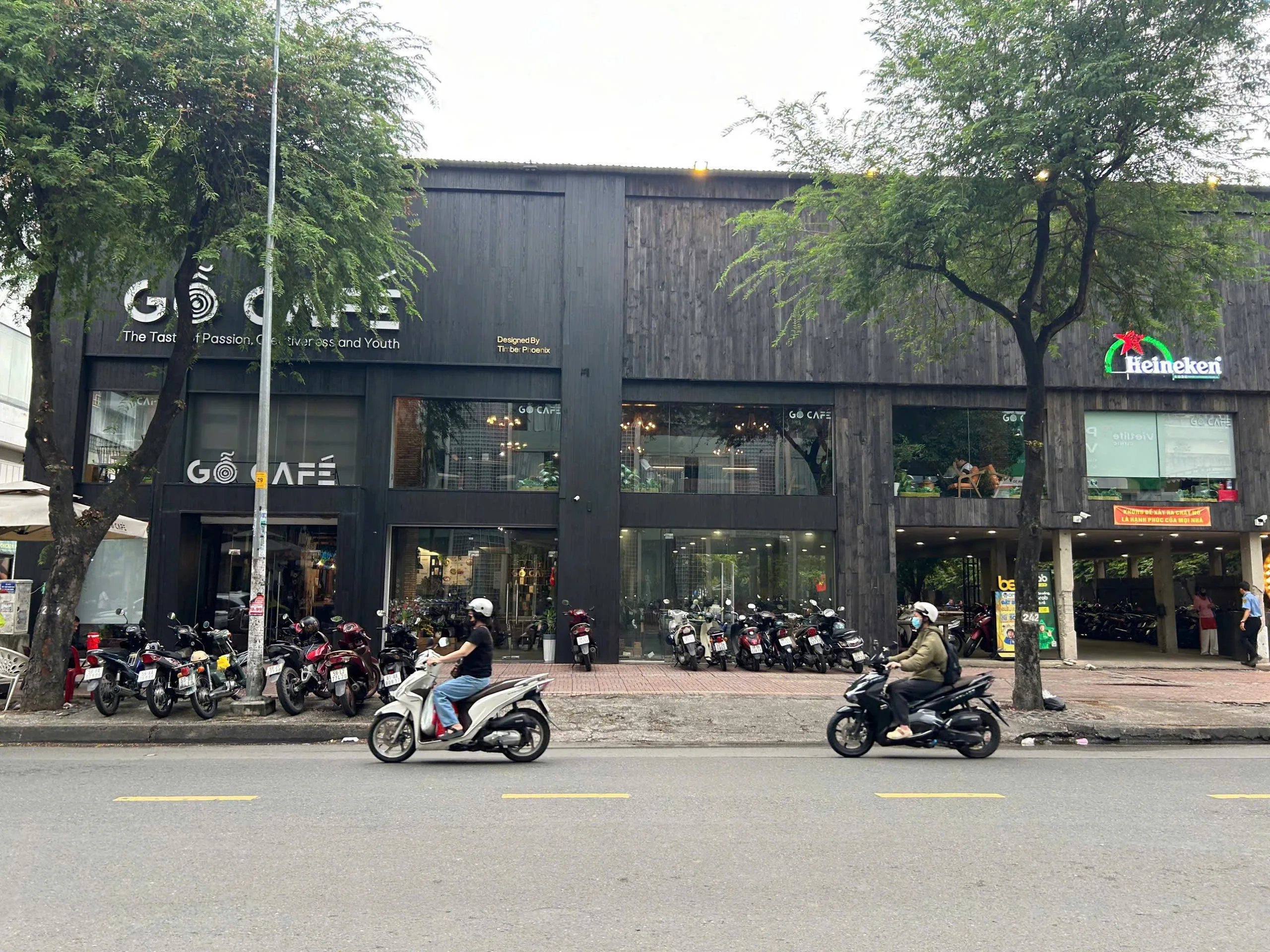 Cho thuê Nhà Góc : 848 Sư Vạn Hạnh, Quận 10. Giá thuê: 180 triệu/tháng