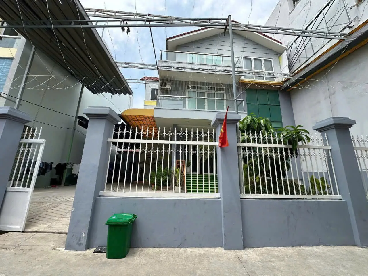 Cho thuê Nhà : 658/23-25-27 Cách Mạng Tháng 8, Quận 3. Giá thuê: 95 triệu/tháng