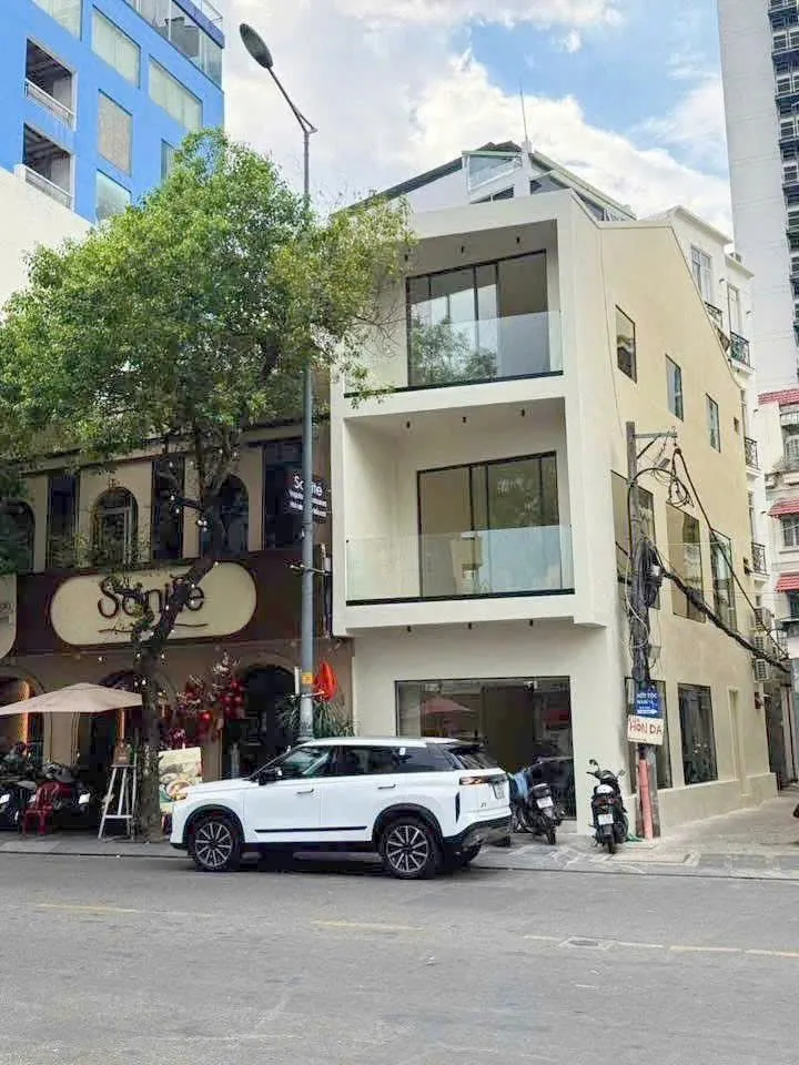 Cho thuê Nhà 2 mặt tiền : 44 Trương Quốc Dung, Quận Phú Nhuận. Giá thuê: 60 triệu/tháng