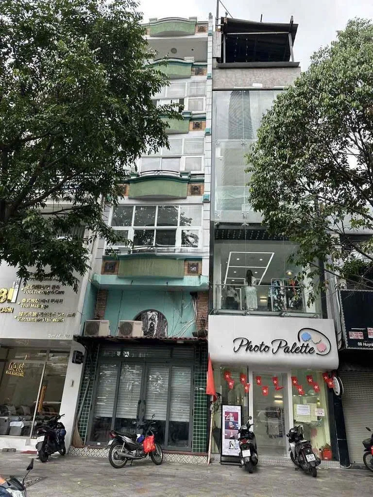 Cho thuê Nhà : 12 Huỳnh Thúc Kháng, Phường Bến Nghé, Quận 1. Giá thuê: 160 triệu/tháng