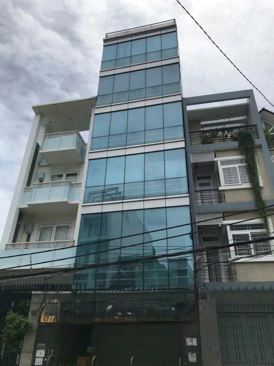 Cho thuê Nhà : 152 Bùi Đình Túy, Phường 14, Quận Bình Thạnh. Giá thuê: 90 triệu/tháng