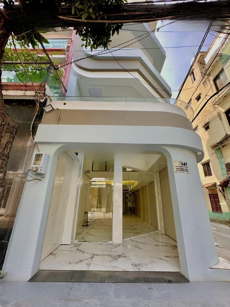 Cho Thuê Nhà Góc 2 mặt tiền : 147 Ni Sư Huỳnh Liên, Phường 10, Quận Tân Bình. Giá thuê: 45 triệu/thá