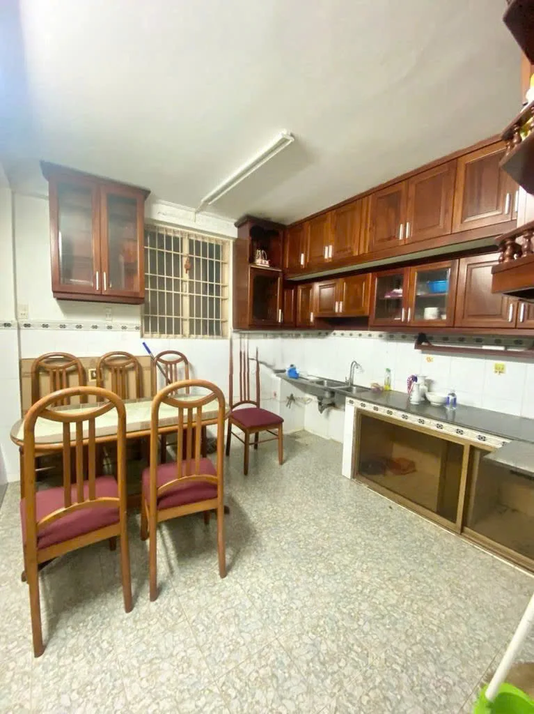 Cho thuê Nhà : 43 Phan Văn Trị, Phường 2, Quận 5. Giá thuê: 35 triệu/tháng