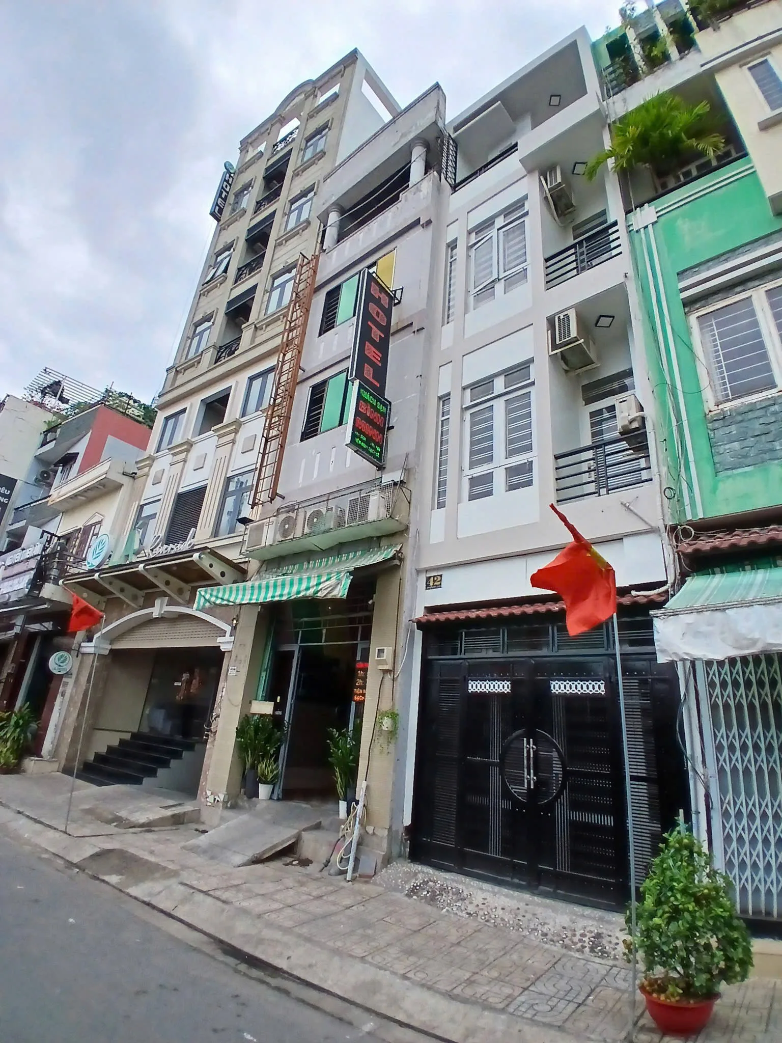 Cho thuê Nhà mặt tiền : 42 Bình Quới, Phường 27, Quận Bình Thạnh. Giá thuê: 30 triệu/tháng