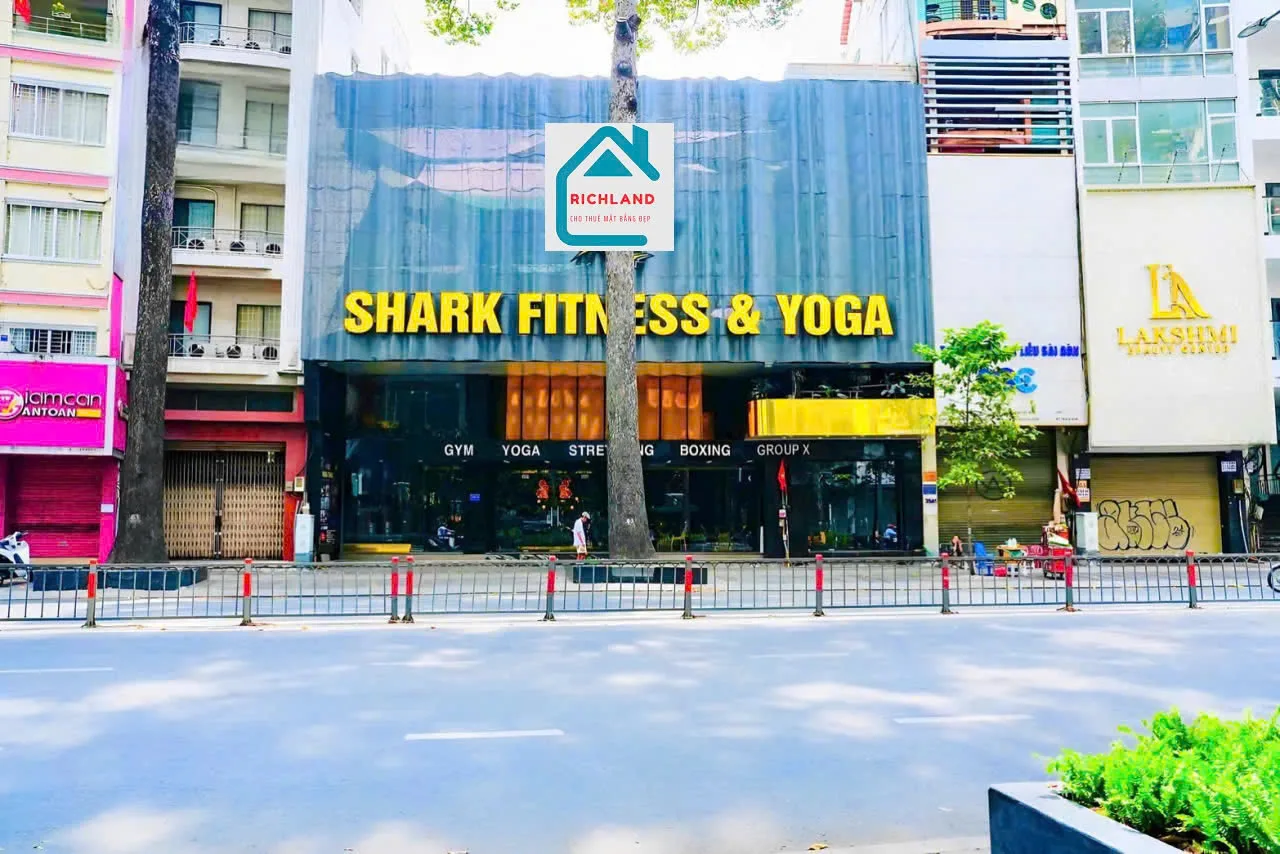 Cho Thuê Nhà Mặt Tiền : 33-35 Đường 3 Tháng 2, Phường 11, Quận 10, TPHCM. Giá cho thuê: 17.000 usd/ 