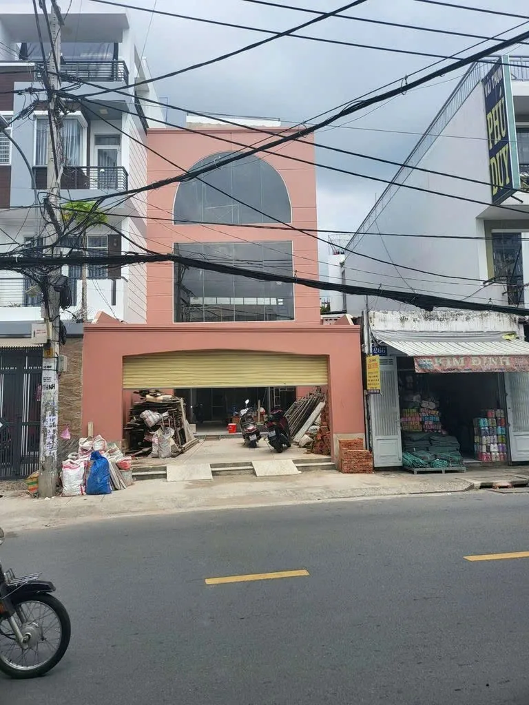 Cho thuê Nhà mặt tiền : 268 Hồng Lạc, Phường 11, Quận Tân Bình, TP.HCM. Giá thuê: 90 triệu/tháng