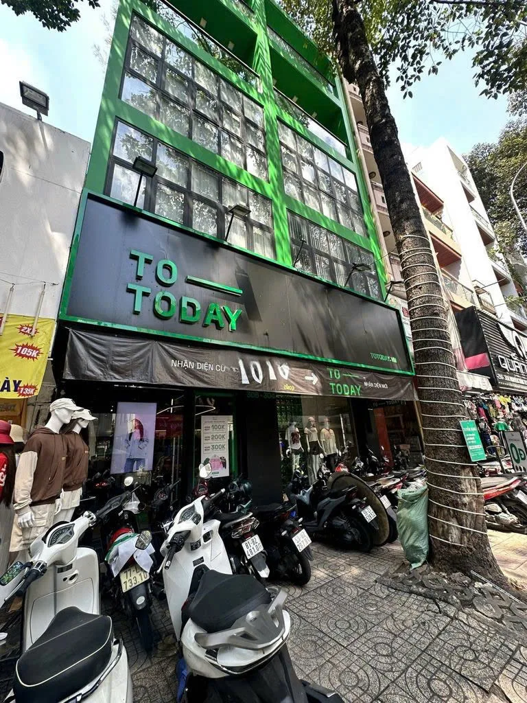 Cho thuê Nhà mặt tiền : 304-306 Nguyễn Trãi, Phường 8, Quận 5. Giá thuê: 7.500 USD/tháng
