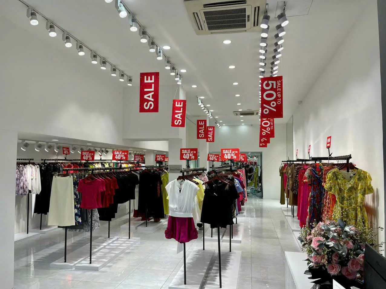 Cho thuê Nhà mặt tiền : 236-238 Nguyễn Đình Chiểu, Phường 6, Quận 3. Giá thuê: 100 triệu/tháng