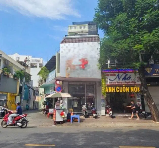 Cho thuê Nhà 2 mặt tiền : 351 Lê Văn Sỹ, Quận 3. Giá thuê: 70 triệu/tháng