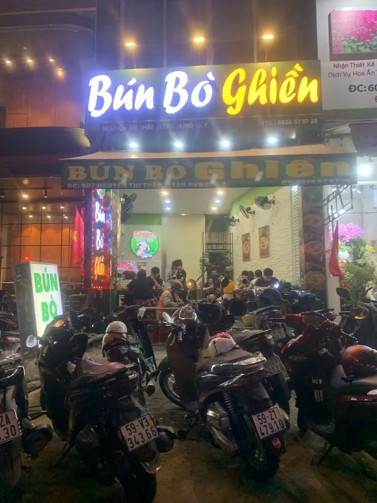 Cho thuê Nhà mặt tiền : 607 Nguyễn Thị Thập, Quận 7. Giá thuê: 50 triệu/tháng