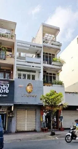 Cho thuê Nhà mặt tiền : 393 Nguyễn Trãi, Quận 5. Giá thuê: 65 triệu/tháng