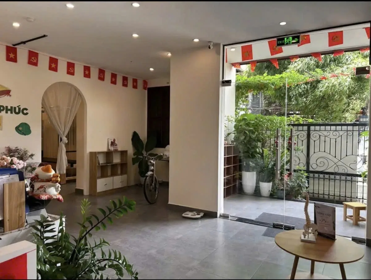 Cho thuê Nhà : 179D Hai Bà Trưng, Quận 3. Giá thuê: 160 triệu/tháng