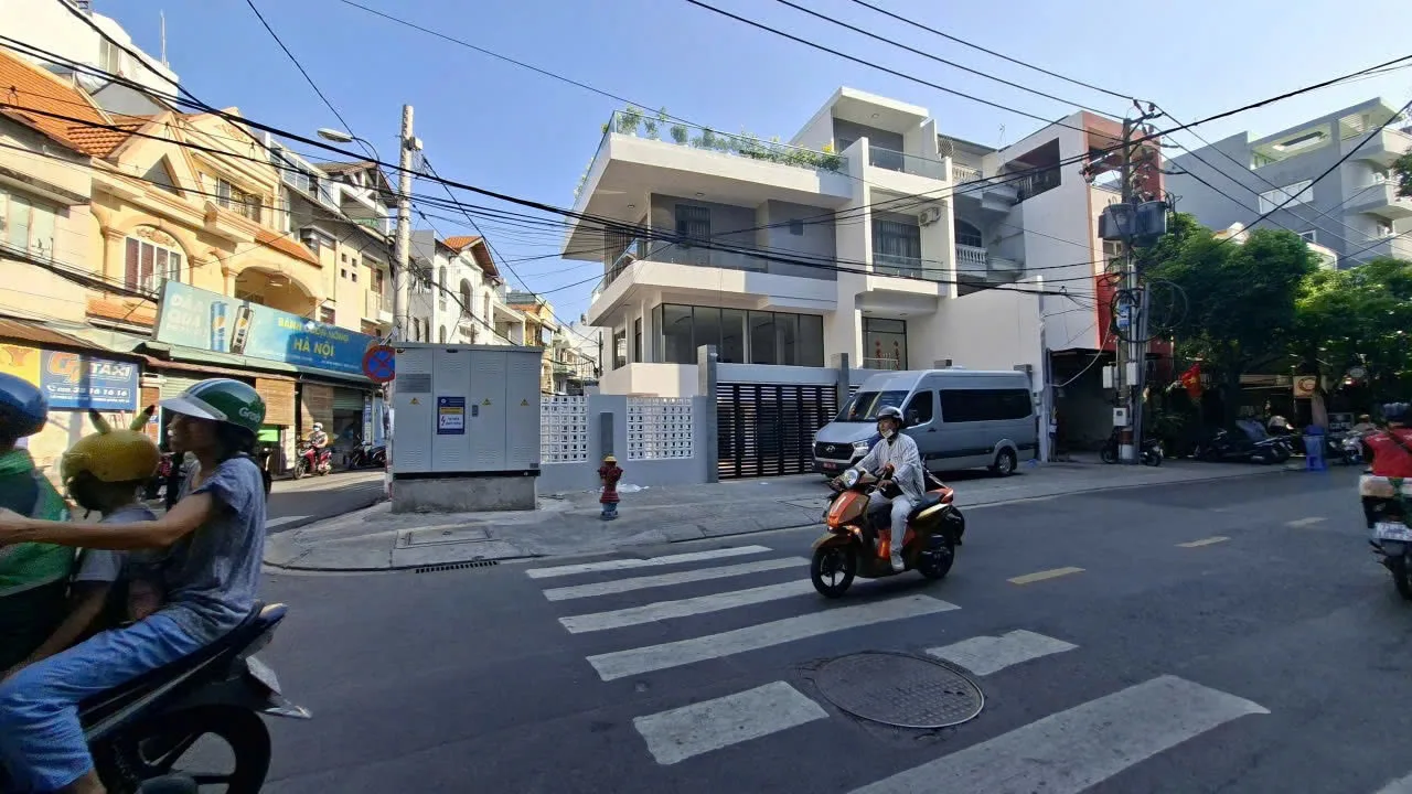 Cho thuê Nhà Góc 2 mặt tiền : 31 Cửu Long, Phường 2, Quận Tân Bình. Giá thuê: 150 triệu/tháng (NET)