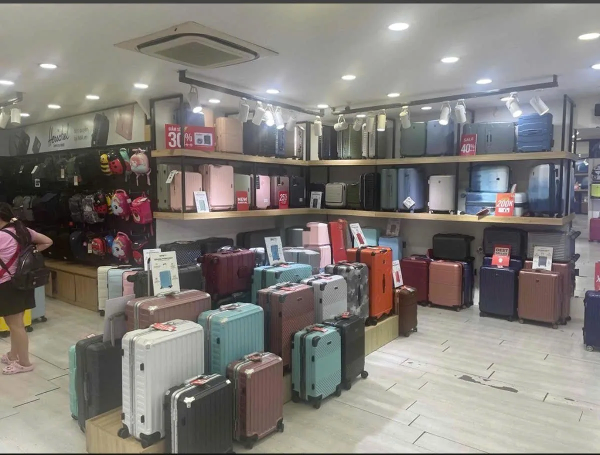 Cho thuê Mặt Bằng : 631 Cách Mạng Tháng 8, Phường 15, Quận 10. Giá thuê: 50 triệu/tháng