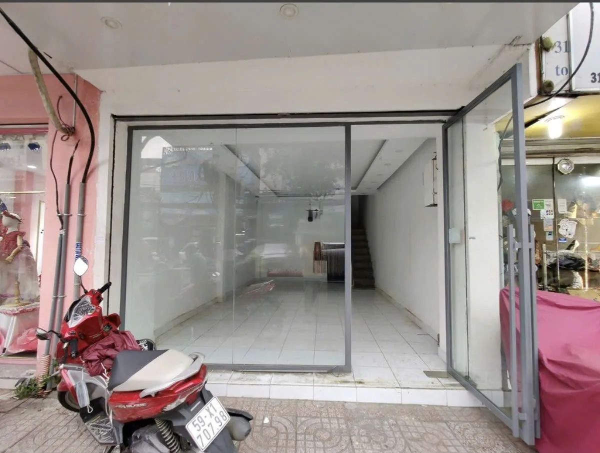 Cho thuê Nhà mặt tiền : 318B Cách Mạng Tháng 8, Phường 10, Quận 3. Giá thuê: 27 triệu/tháng