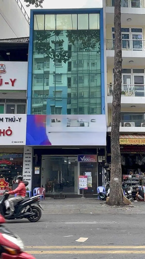 Cho thuê Nhà mặt tiền : 384 Nguyễn Chí Thanh, Quận 10. Giá thuê: 80 triệu/tháng