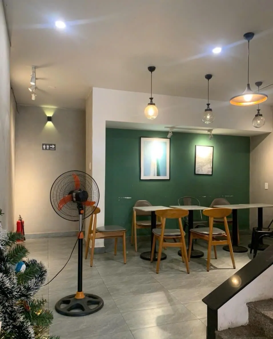 Cho thuê Nhà mặt tiền : 10 Nguyễn Xí, Quận Bình Thạnh. Giá thuê: 28 triệu/tháng