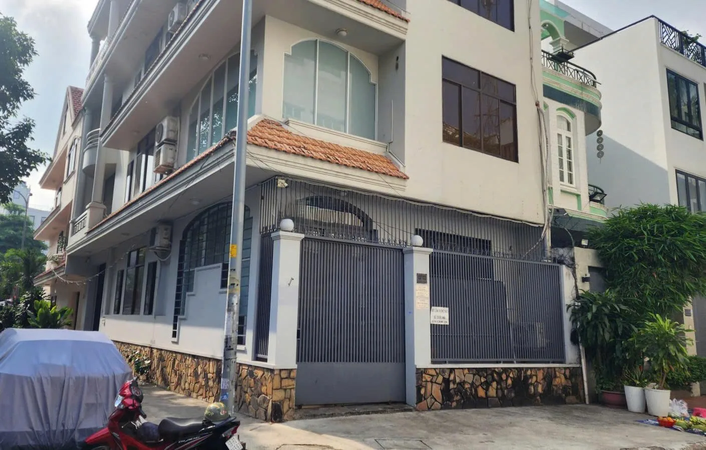 Cho Thuê Nhà : 43R/32 Hồ Văn Huê, Phường 9, Quận Phú Nhuận. Giá thuê: 65 triệu/tháng