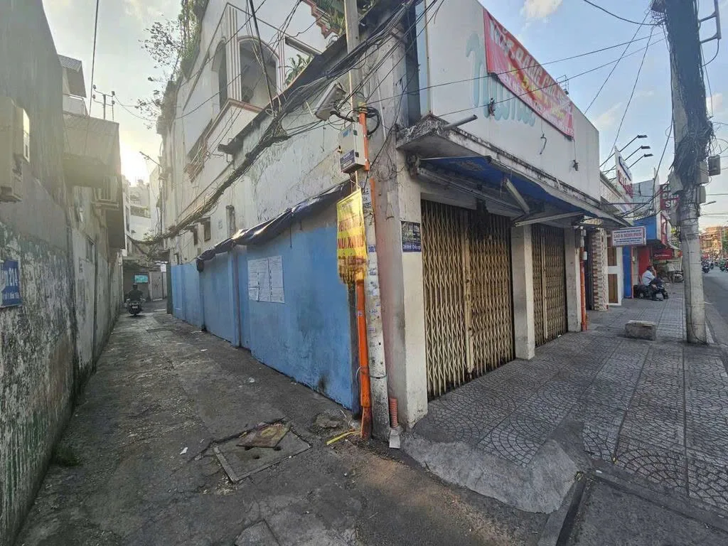 Cho Thuê Mặt Bằng : 214 Phan Văn Trị, Phường 12, Quận Bình Thạnh. Giá thuê: 30 triệu/tháng