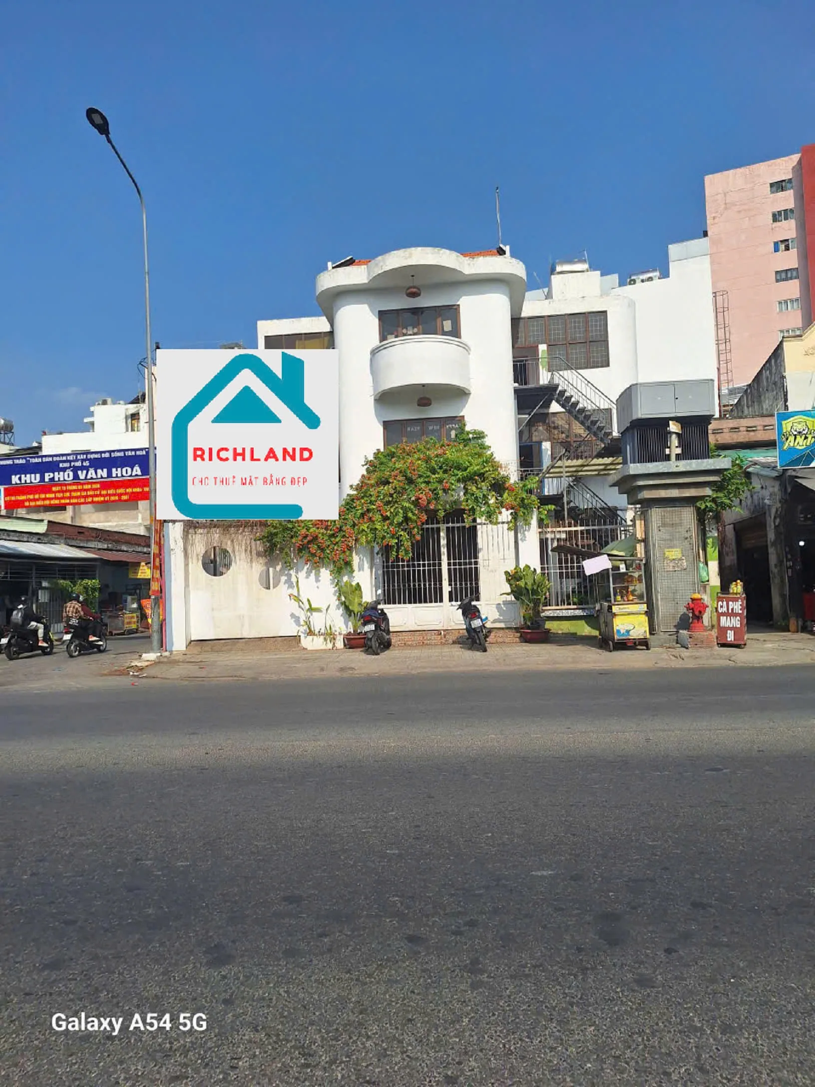 Cho Thuê Nhà GÓC 2MT : 411 Nguyễn Oanh, Phường 17, Quận Gò Vấp, TPHCM. Giá cho thuê: 85 triệu/tháng