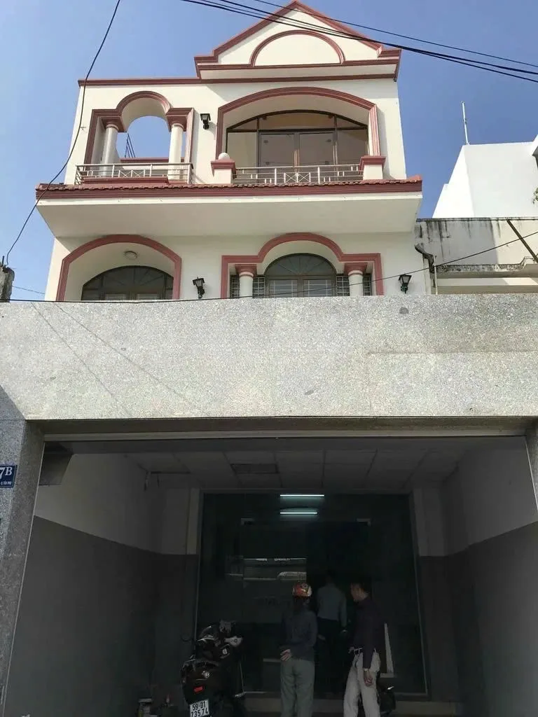 Cho Thuê Nhà : 637B Âu Cơ, Phường Hòa Thạnh, Quận Tân Phú. Giá thuê: 33 triệu/tháng