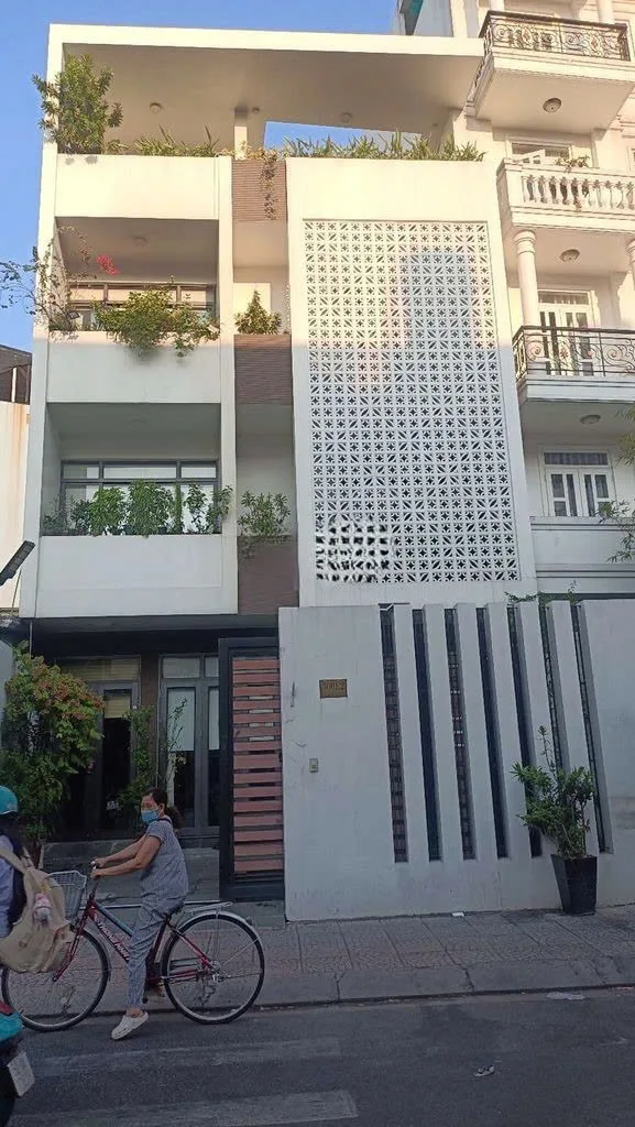Cho Thuê Nhà : 300E2 Nguyễn Văn Đậu, Phường 11, Quận Bình Thạnh. Giá thuê: 120 triệu/tháng