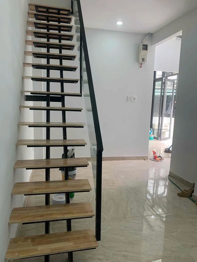 Cho thuê Nhà nguyên căn : 166/7 Trần Đình Xu, Phường  Nguyễn Cư Trinh, Quận 1. Giá thuê: 13 triệu/th