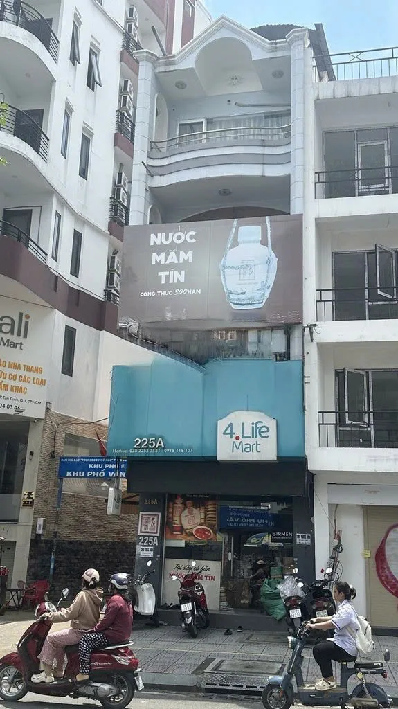 Cho thuê Nhà Góc 2 mặt tiền : 225A Trần Quang Khải, Phường Tân Định, Quận 1. Giá thuê: 55 triệu/thán