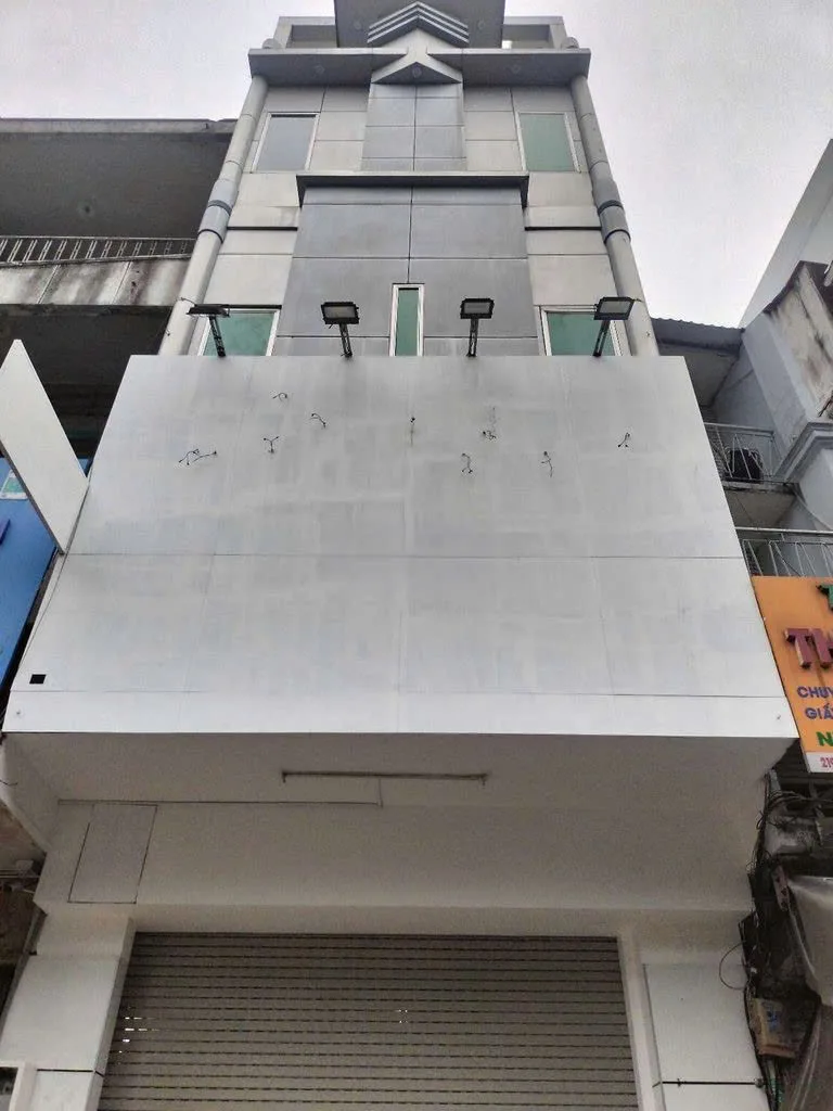 Cho Thuê Nhà : 217 Hải Thượng Lãn Ông, Phường 13, Quận 5. Giá thuê: 80 triệu/tháng