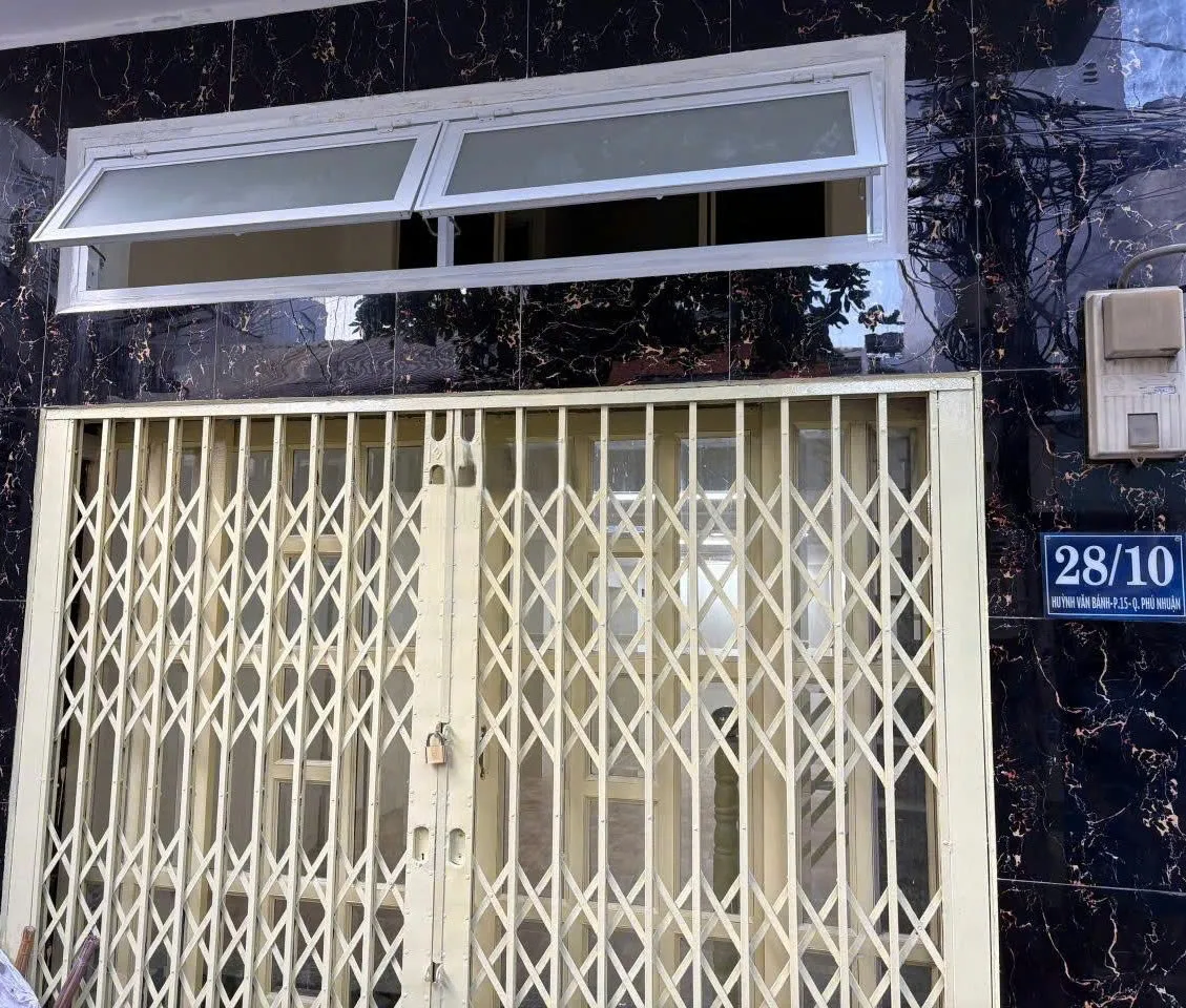 Cho thuê Nhà nguyên căn : 28/10 Huỳnh Văn Bánh, Phường 15, Quận Phú Nhuận. Giá thuê: 13 triệu/tháng