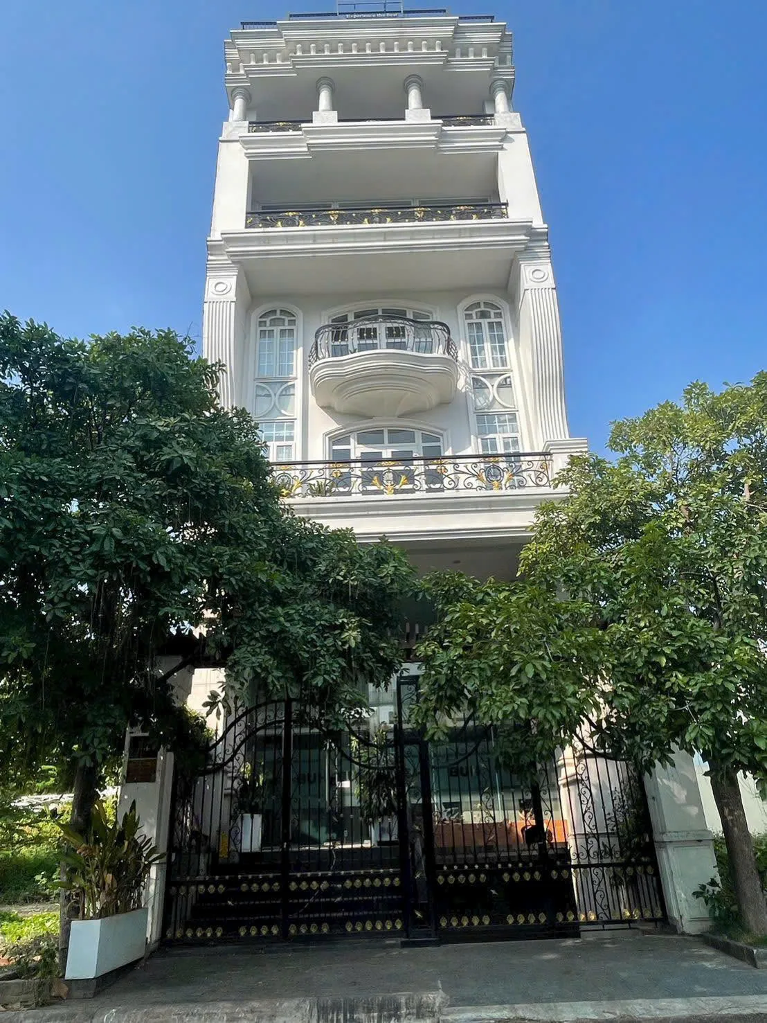 Cho Thuê Tòa Nhà : 21 Nguyễn Thanh Sơn, Thủ Đức. Giá thuê : 130 triệu/tháng