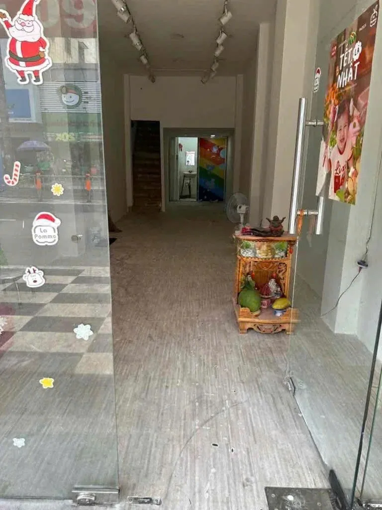 Cho thuê Nhà nguyên căn : 131B Nguyễn Thị Minh Khai, Quận 1. Giá thuê: 35 triệu/tháng