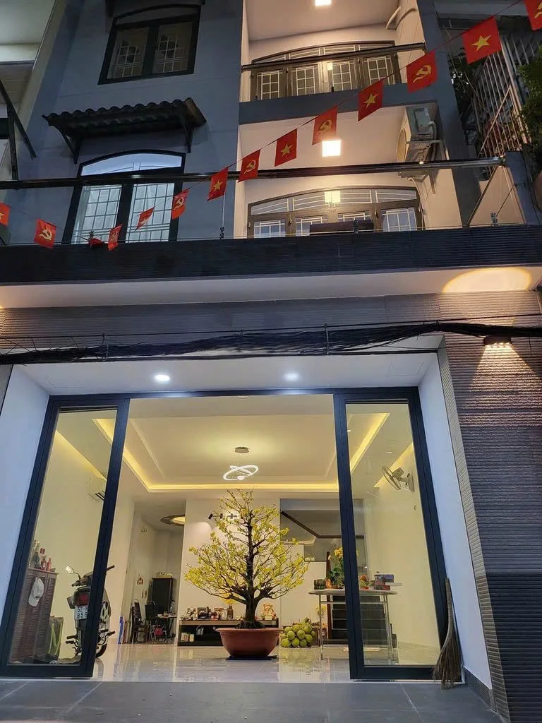 Cho Thuê Nhà : 7 Đường Số 4, Cư Xá Đô Thành, Phường 4, Quận 3. Giá thuê: 42 triệu/tháng