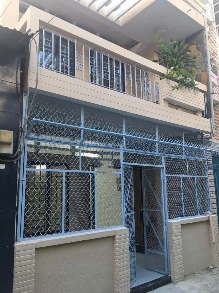 CHO THUÊ NHÀ NGUYÊN CĂN : 410/5B Cách Mạng Tháng 8, Phường 11, Quận 3. Giá thuê: 16 triệu/tháng
