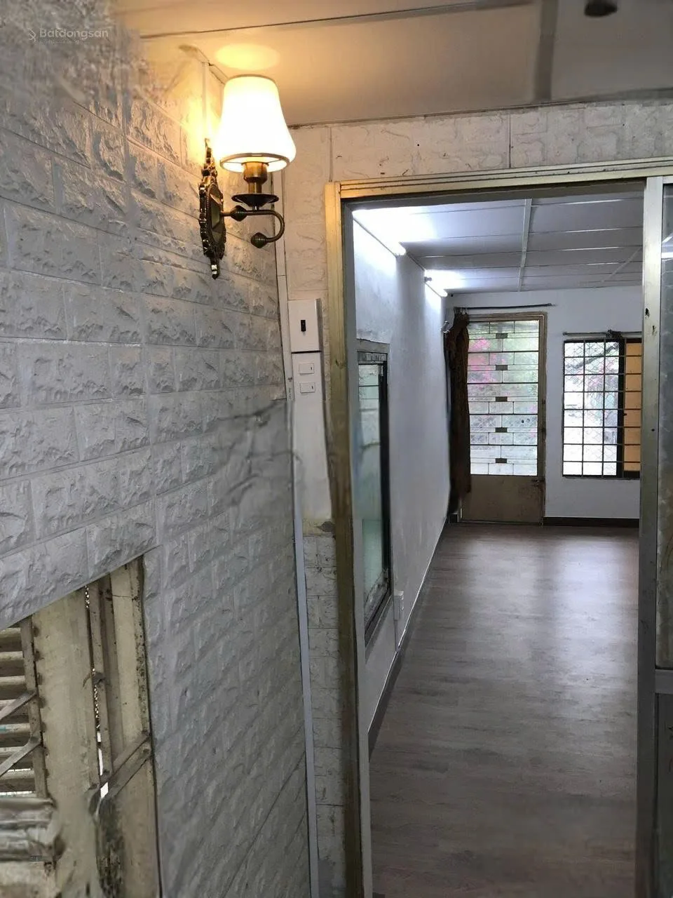 CHO THUÊ NHÀ NGUYÊN CĂN :  38/48 Trần Khắc Chân, Quận 1. Giá thuê: 9 triệu/tháng