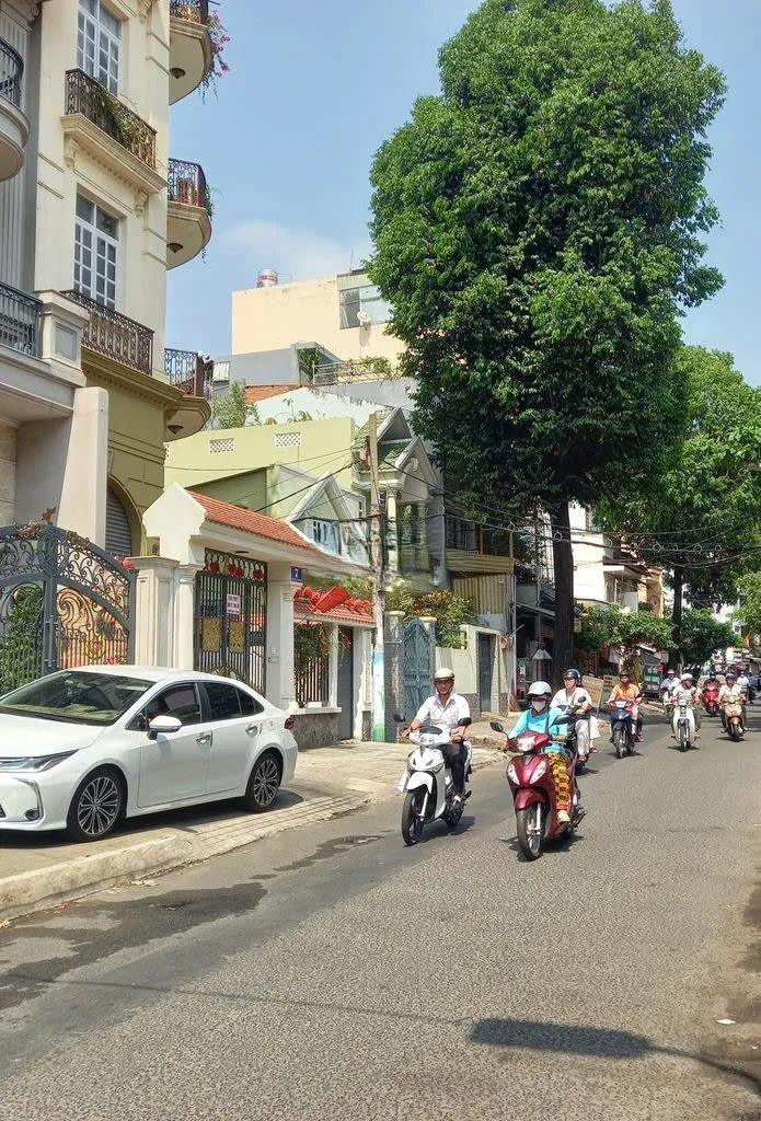 CHO THUÊ MẶT BẰNG KINH DOANH : 7 Phan Bội Châu, Phường 2, Quận Bình Thạnh. Giá thuê: 29 triệu/tháng