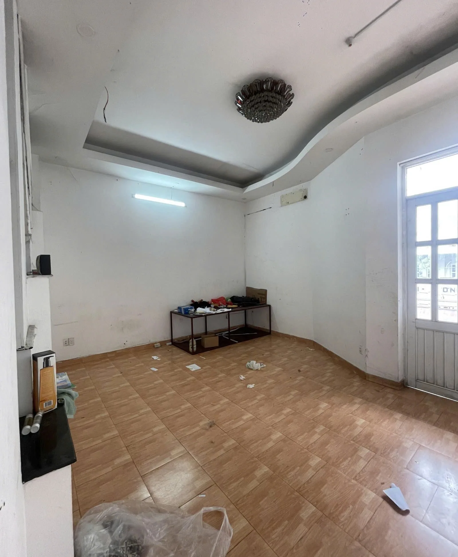CHO THUÊ NHÀ MẶT TIỀN : Ba Vân, Phường 14, Quận Tân Bình. Giá thuê: 28 triệu/tháng