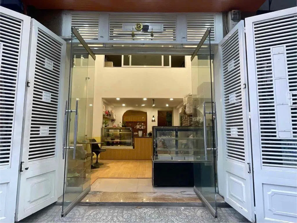 CHO THUÊ MẶT BẰNG : 52 HOA LAN, PHƯỜNG 2, PHÚ NHUẬN. GIÁ THUÊ : 18 TRIỆU/THÁNG